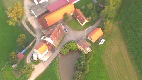 Ansicht auf die Hausertsmühle aus der Luft